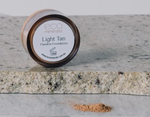 Eco Minerals Flawless Matte Mineral Foundation - Light Tan